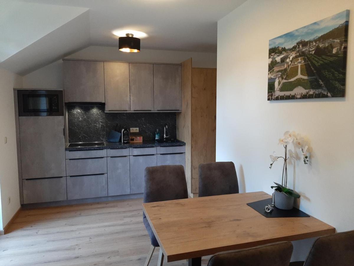 By Ballwein Appartement Salzburg